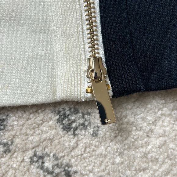 KAREN MILLEN Knit Navy & cream with Gold zipper Dress size S. Very well made. - Picture 4 of 6